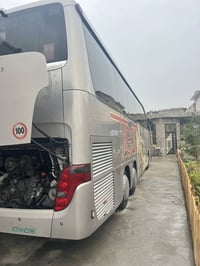 ام سيوف حجم 15 موديل 2004 مكينه 8 كير عادي عدد 54 نفر  تبريد جديد صيني...