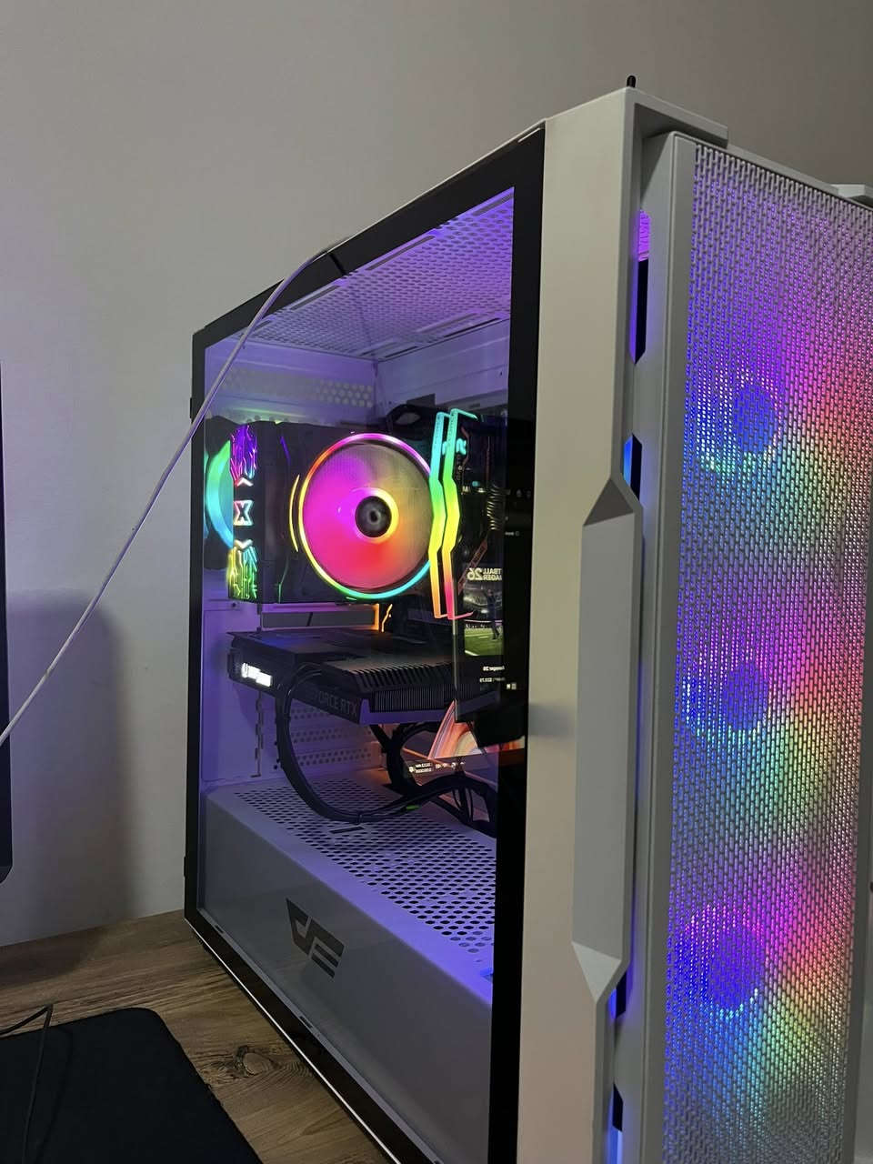 تجمعە البیع
‏CPU: R5 5600x 

CPU COOLER: XIGMATEK 2 FAN 

RAM:2x8=16 3200 tforce

GPU: RTX 3070 8GB ZOTAC

MB:B450 gigabyte 

HARD:SSD 1TB M.2 NVME

PSU:650WATT modular

‎مال بيت استخدام كم شهر حيل نضيفه
السعر ٩٧٠ الف


**إذا كنت صاحب هذا الإعلان وتريد حذفه لأي سبب، رجاءا أرسل رسالة إلى الدعم الفني**