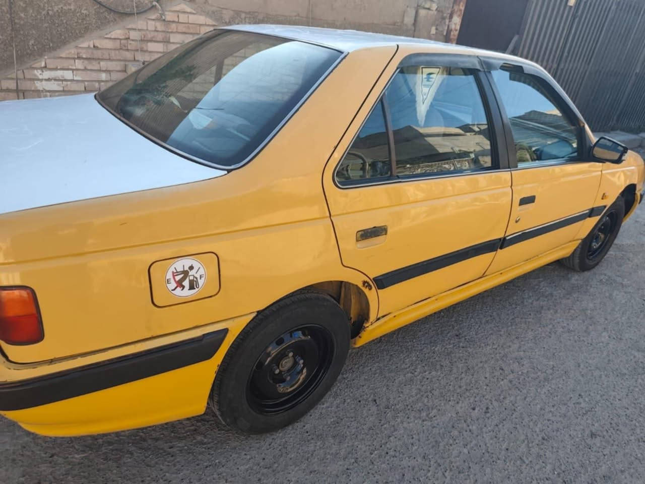 بيجو للبيع ٢٠١٢ با،سمي مصفرة هيئه وغرامه بيها خيط تبخير الرقم الجديد*********** واتس اب
