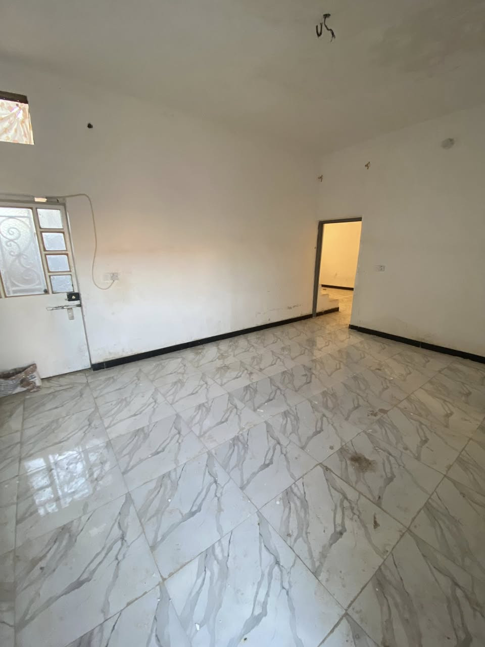 دار للايجار 

✨ تفاصيل الدار:
• 2 غرف نوم مريحة
• صالة
• استقبال
• مطبخ
• صحيات
• 2 مناور
• المساحة 160 متر

💰 الإيجار: 450 ألف فقط وبي مجال للنقاش للجادين

📍 الموقع: حي النصر – شارع الملعب

الدار مناسبة للعائلة وموقعها هادئ وقريب من الشارع والخدمات.

📩 للجادين فقط – المراسلة خاص أو اتصل 
***********
