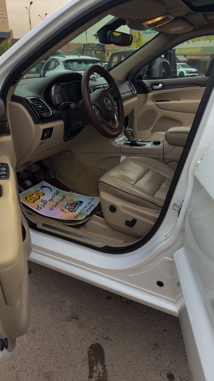 السلام عليكم ورحمة الله
اقرة المنشور الى الاخير شباب الطيبة 👍🏻

جيب اوفر لاند وكالة ليث العبيدي 2019🇱🇷

فول مواصفات 
محرك 3600 
جكات 
مراية قلابة 
تدفئة الكشنات الاماية والخلفية 
تبريد كشنات الامامية 
بانوراما سقف 
نقطة عمياء 
ثلاث شاشات 
حساسات 360 درجة خلفي وامامي
توقف ذاتي عند الرجوع مانع اصطدام 
رادر خلفي 
رادار جانبي 
ويل 20 
ماااااااااااااشية 75 الف كيلومتر 
السعر 29 ومجال بسيط 
السيارة جديدة جدا مال بيت 
اي استفسار اتصار علة هذا الرقم غير متوفر ع الفيس بوك 
***********
