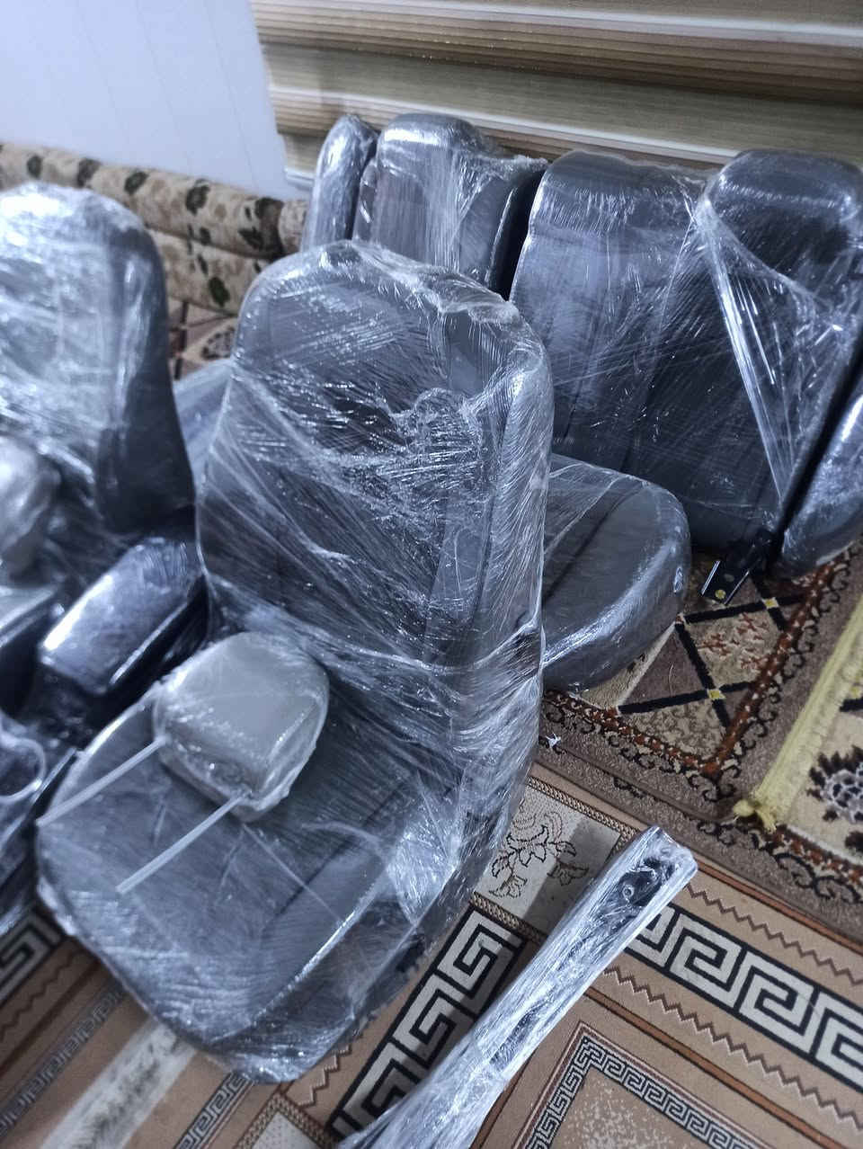 غرفه كامله جارجر 2010
اوباما 2010 ترهم للاثنين
مخمل لون رصاصي كلش جديدة 
سعرها 200
*********** واتساب فقط
