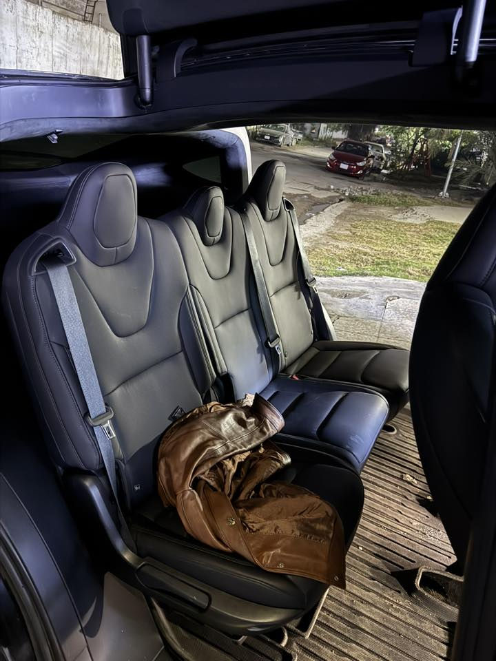 السلام عليكم تيسلا موديل x دبل ماطور السيارة ماشية 9000 حادثها جاملغ الخلفي السيارة فوول مواصفات 7 راكب كشنات متصلة رقم بغداد السعر 45000$ يعني 4 دفاتر ونص وهيه غنية عن التعريف مكان بغداد للاستفسار ***********
