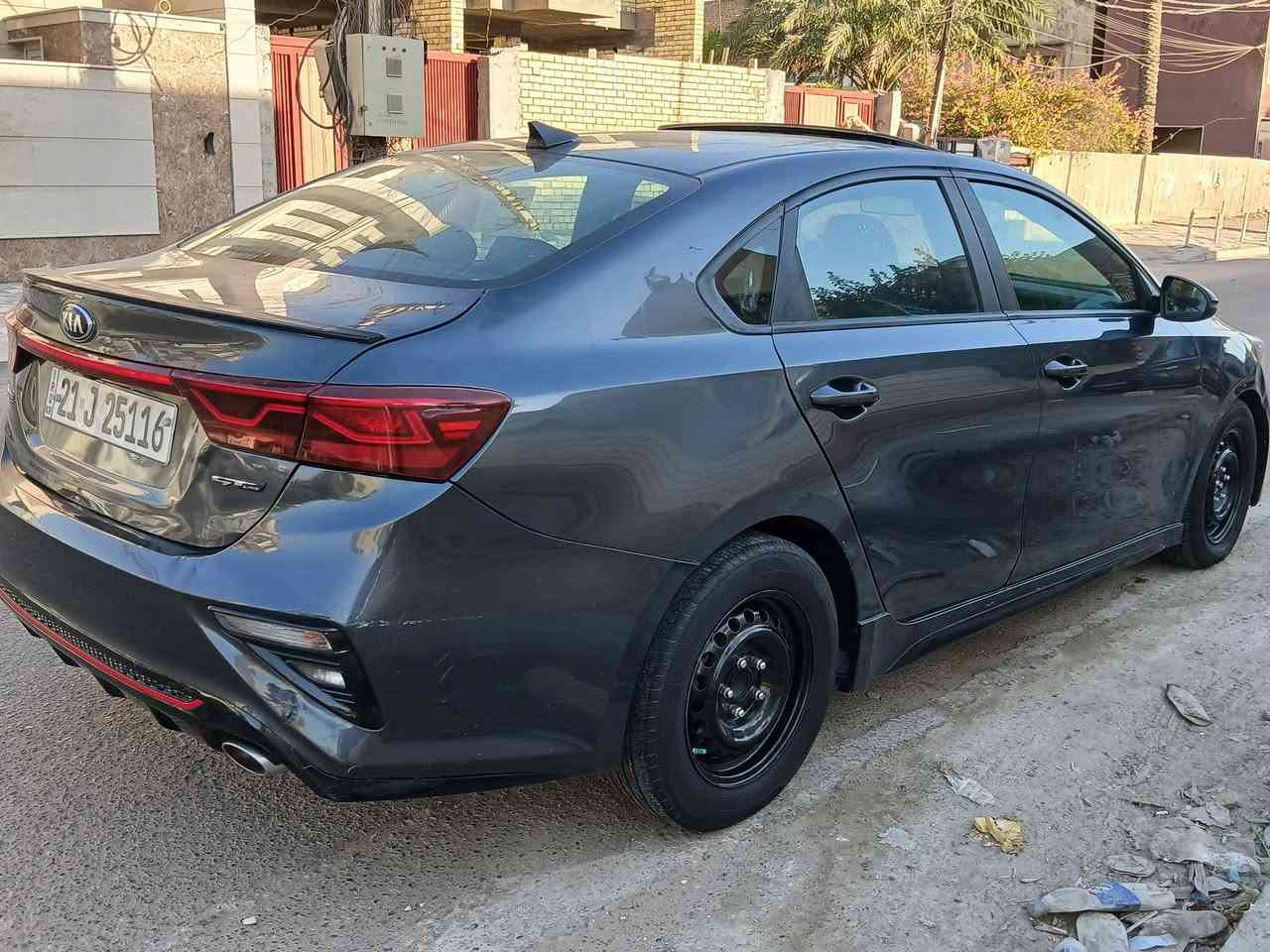 السلام عليكم
للبيع فورتي 
2021
GT LINE
فول مواصفات 
فتحه 
بصمه 
كشنات كهرباء
دوشمه عام 
سستم صوت هارمن كاردن
شاشه كاربلي
درايف مود 
٣ وضعيات قياده 
رادار خلفي 
رادار جانبي 
كروس سرعه 
حادث السياره جاملغ خلفي وباب
صور الحادث والسونار مرفقه
مكان السياره بغداد الجديده
السعر 117 
***********
