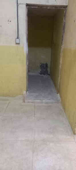 بيت للبيع 
مساحة ٢٠٠ م يحتوي غرفتين نوم بمساحات ٥ ×٤ م استقبال ٦×٥م ومطبخ ٤×٤ م و صالة ٦×٣.٥م و صحيات داخل  صحيات خارج ومنورين وكراج وحديقة وبيتونة.. بيت طابق واحد..طابو زراعي سند ٢٥ ملك وبسعر مناسب جدآ في بعقوبة/تقاطع الجوبة.. و بسعر ٤٥ مليون و بي مجال.. للتواصل واتس اب ***********
ابوسيف
