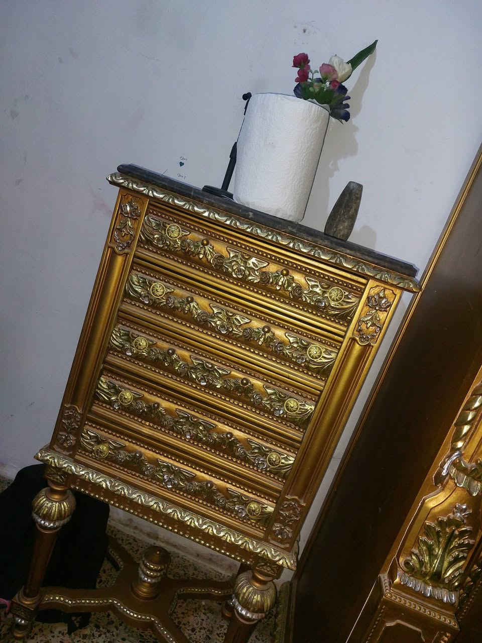 غرفة اخشاب زان مصري انتيكة مع حجر مرمر ٦باب..
اخت الجديدة....بمليون وربع ..وبيهة شي بسيط...
الشعب ***********
