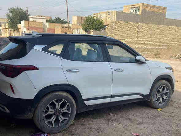 السلام عليكم كيا سليتوس مديل 2020 بيها صفحه السايق متجايه ومعمره حلوه تعميرتها ماشيه 71 كير مكينه مكفولات حداديه تبريد ثلج تادفائه السياره بصمه اريدها مراوس بجارجر رقم بغداد ***********
