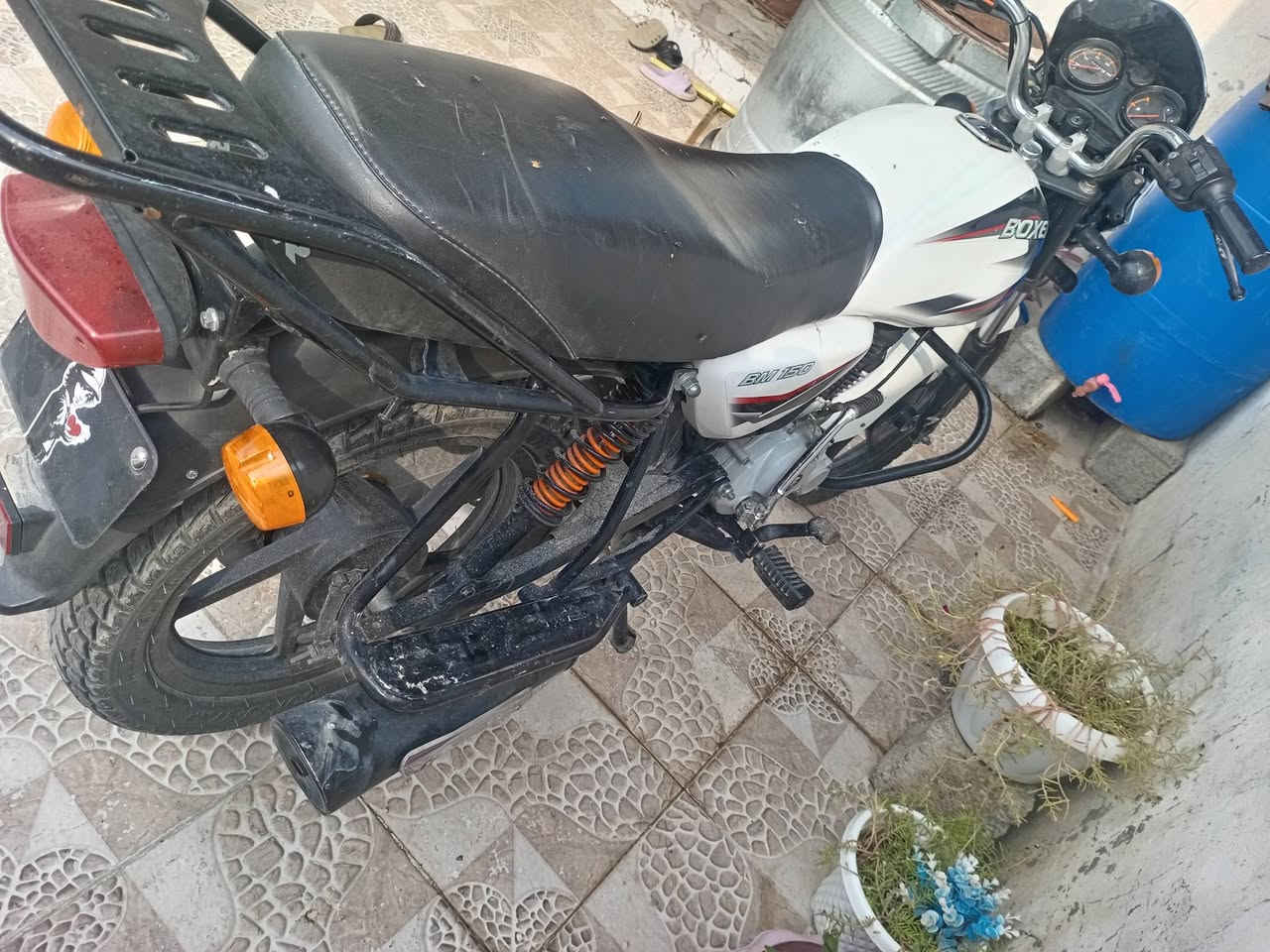 للبيع بوكسر 2020 محركه اوراق كفاله عامه العنوان مندلي مستعجل على بيعتها.  ***********
