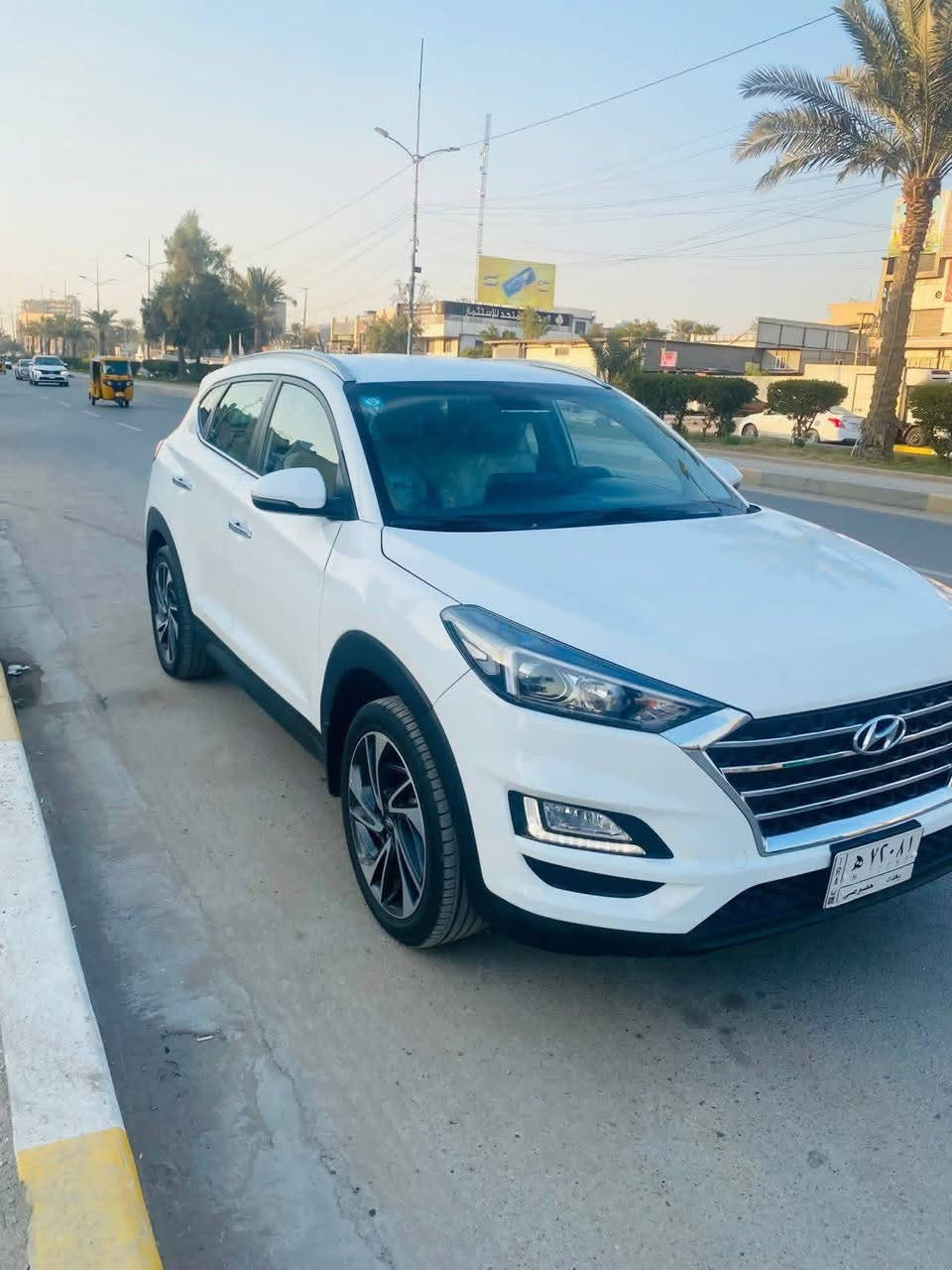 توسان خليجي موديل 2021
رقم بغداد با اسمي تحويل ثاني يوم ماشيه ٨١كم

حجم المحرك  2000DOHC

بيه صبغ جزء من البنيد وبارد كلش قليل اصلا ممبين باب خلف الصدر 

فول مواصفات عدا البنوراما

المواصفات 

بصمه + بصمه ابواب

مري شفط+اشاير مري

كرسي كهربائي  مقعدين 

ثلاث انظمة قيادة 

(سبورت+سمارت+ايكو) 

:-داخل صاج بلادي

شحن واير ليس

ويل كب كروم

-تبريد قطعتين  اشاير ترحيب بالباب 

السياره جاهزه بدون اي نقص وبالواقع احلى من الصور

مكاني بغداد 

للاستفسار  ***********
الرقم بي وتساب
