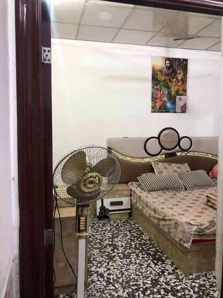 أنتبااااه  أنتبااااه  أنتباااه
بعد التوكل على الله .....
بيت للبيييييييييييييع 50 متر  ............................

حي الوفاء .... على ساحه بصف الركن شارع 15 متر قرب البانزين خانه والمجسرات وأقرب نقطة داله أعدادية نور الحسين ............
طابق ونص ...... الطابق الأرضي يحتوي على غرفة وصاله ومطبخ وتخاريج ...
أما الطابق الثاني يحتوي على غرفة وصاله ....... الأساس صب والبناء طابوك والسكف عكاده ....... 
السعر ....... 70 مليون دينار ......
للأستفسار يرجى الاتصال بنا على الارقام التاليه ............

***********
***********
أبو شهم العگيلي ..
