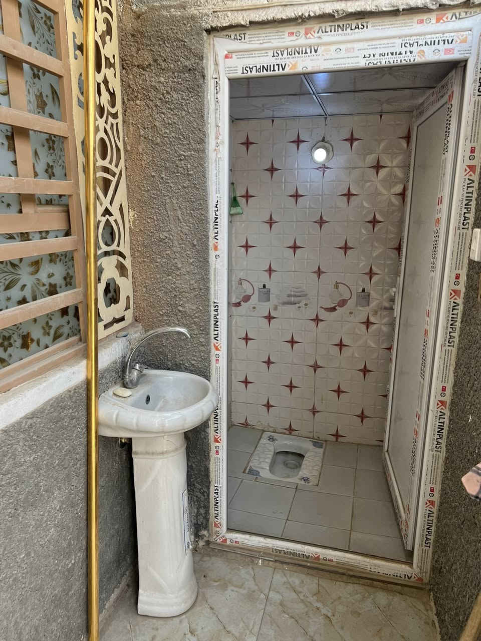 يالله
بيت البيع كربلاء المساحه 50 طابق ونص بناء بلوك العنوان حي ميثم التمار قريب أسواق برتقاله ع سادين الجاير 
يصلح سكن او حسينه
السعر 65
***********
***********
