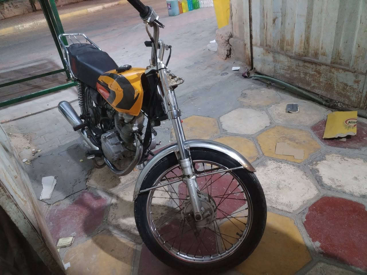 سلام عليكم دراجه كلك مكفوله من كلشي كامله كل نقص مابيها نكر سويج وطلع سعر 275وبيها مجال***********
