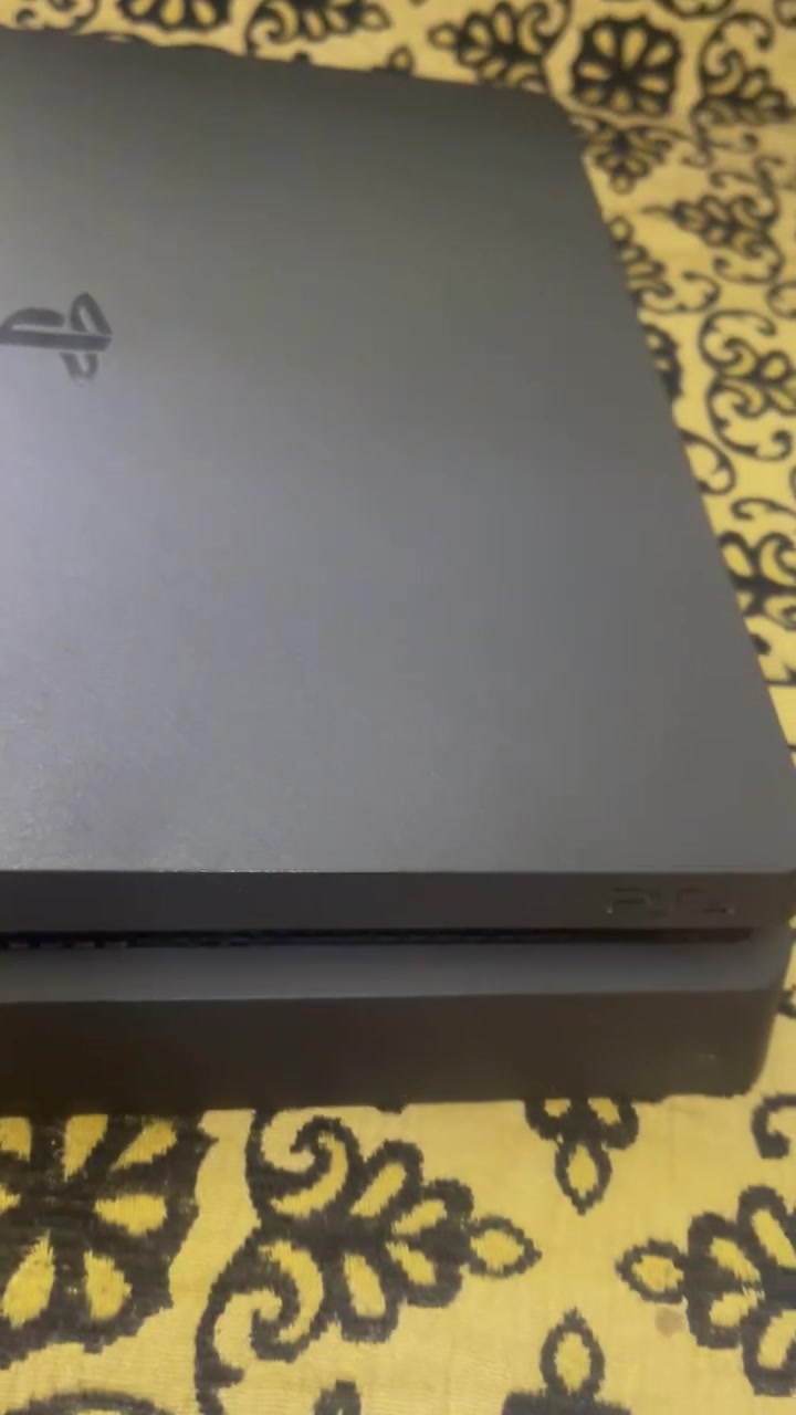 جهاز ps4 جديد الله شاهد ورقيب غير مستعمل المساحه 500
جيجا بايت GB

مع الجوستك الأصلي للجهاز مع MIHD مع حساب ps4جديد يكون بأسم الشخص المشتري مع كيبل التشغيل الخاص بالحهاز وكلشي في الجهاز شغال ونظيف المكان بغداد /حي الجهاد الجهاز مع العلبه الاصليه للتواصل على الرقم أو الواتساب

*********** مع قرص رينبو 6 ،ووج دوك،وفيفا 17

والسعر  300،000 وبي مجال
