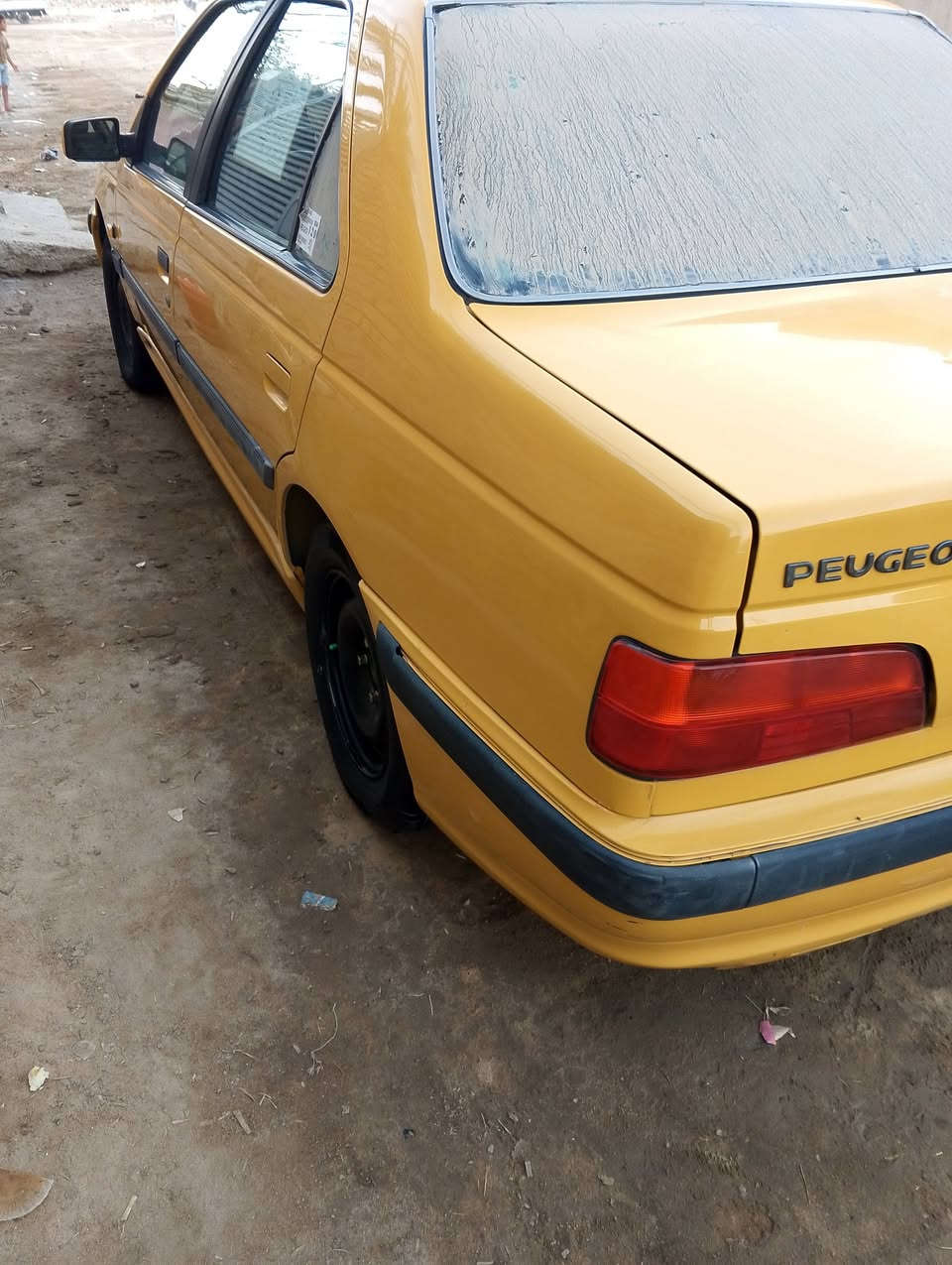 سلام عليكم ورحمة الله بيجو بارص(2015) رقم بغداد بسي تحويل ثاني يوم سياره غير مكينه حداده تخم تايرر تبريد ثلج كهربائية كفاله بيها جاملغ الخلفي صبغه شي بصيط ولبقيه كفاله سياره احله من الصوره السعر خاص   مكان السياره الحله انتصال رقم وتساب متواجد فقط *********** /*********** متواجد عل خط او وتساب فقط تحياتي لجميع
