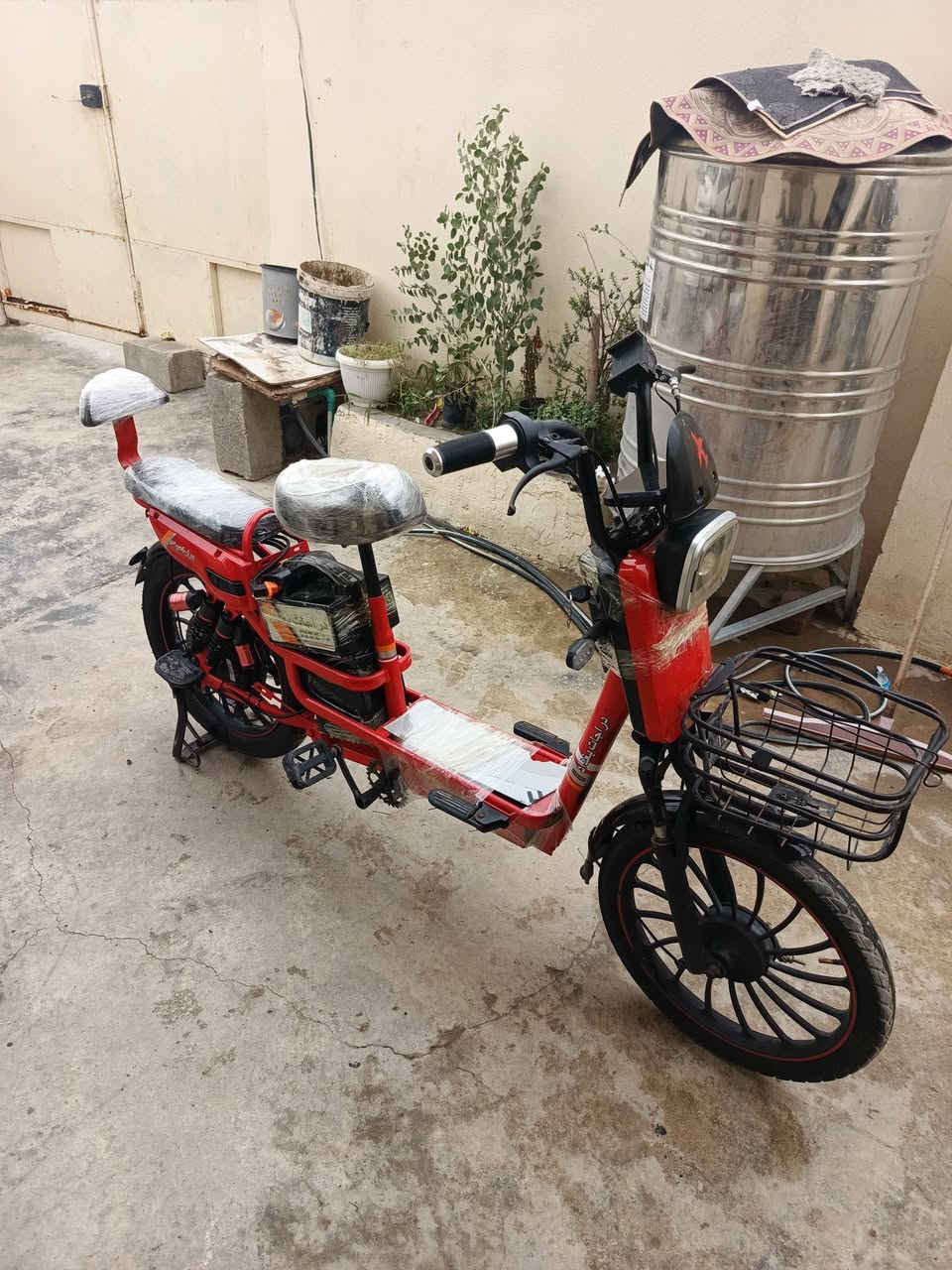 سلام عليكم دراجت بغداد للبيع  دراجه خير من الله  مويل 2023 سعرها 180
4بطلريات  مكان الدراجه. ديالئ بعقوبه تحرير الستفسار اتصال برقم ***********
