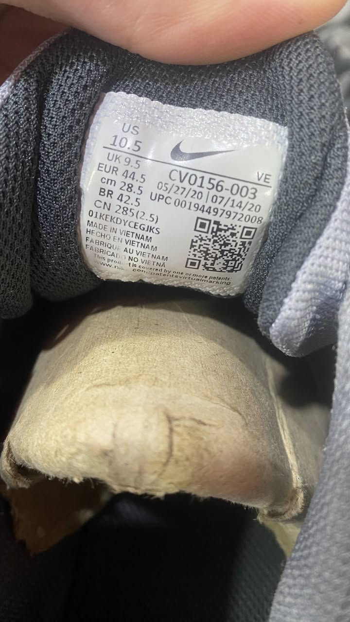 ماركة نایک وكالة اصلي
قياس :٤٤.٥
طول القدم :٢٨.٥سم
للحجز دذلي خاص لو واتساب 
٧٧٠٨٢٨٤٢٤٢
