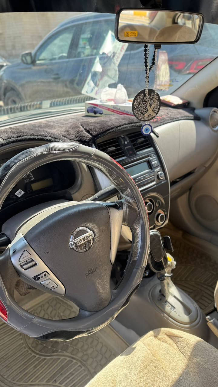 سلام عليكم
نيسان سني هندي ٢٠١٩ بيه باب الي وره سايق مبدل وبيه طخات مكينة كير تبريد مكفول السعر ٩٤ للاستفسار او الاتصال 
***********
