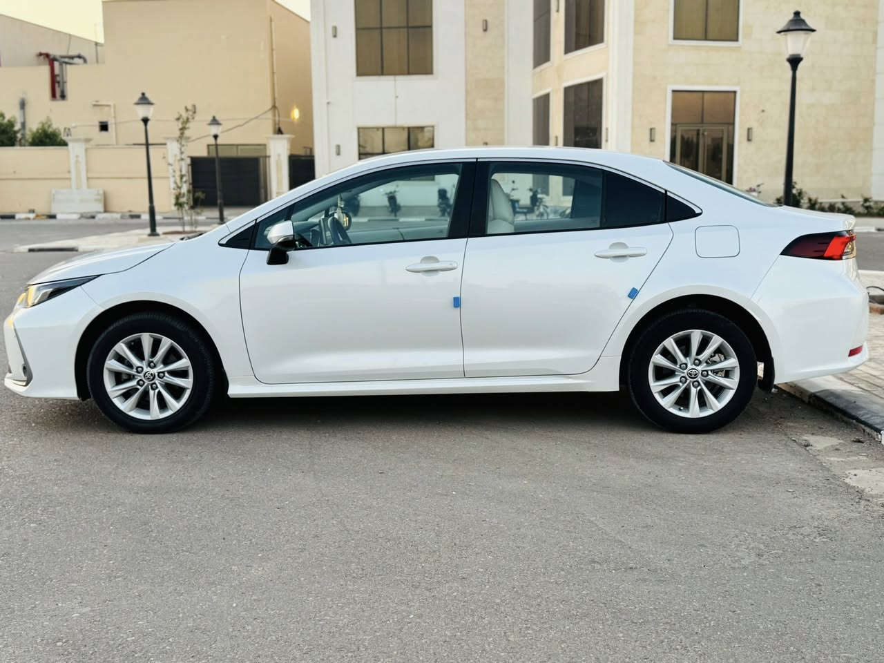 تويوتا كورلا 2023خليجي للبيع
رقم اربيل بأاسمي 
موصفات GLI محرك 1800بانزين 
ماشية 82الف
دخول ذكي بصمة تشغيل 
شاشة دجتال متغيرة 
تبريد قطعتين 
السيارة كفالة عامة 
محرك كير على وضع الشركة 
مكان السيارة الانبار الرمادي 
السعر 170
***********
