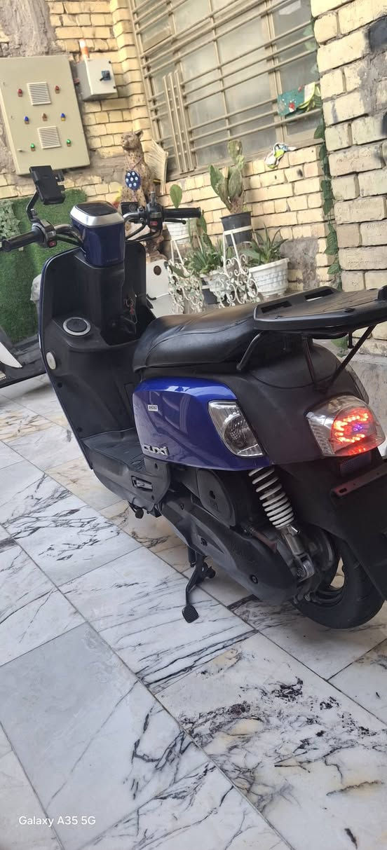 سلام عليكم دراجة بوليس مسطرة نوزل موديل 2012 اوراق المعرض كاملة مكينة ناعمة كلشي مابيها تايرات جدد كفرات بلاديه ختم واحد سيباية مري بلاد هم موجودات نقصها بس جاملغ امامي سعر ٨٥٠ وبيها مجال العنوان بغداد الرئاسة 
واتساب ***********
