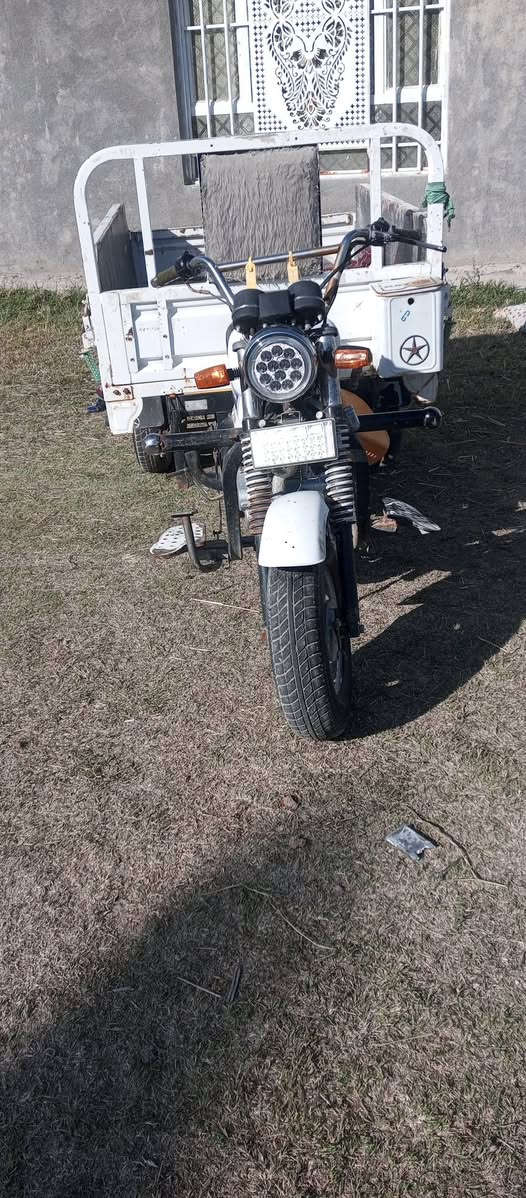 السلام عليكم ستوته للبيع موديل 20 الغراف ستوته محرك جديد ما متواجد على الفيسبوك ***********
