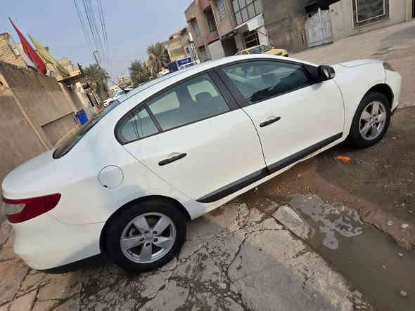 السلام عليكم رينو فلونس للبيع 2012مكفول كير ومحرك يحتاجلها تنضيف نوزلات تاخذ سلف بس من تشغل تضل تعت يحتاج نوزلات  ماشيه200 الف السياره غاز فقط يحتاجله صيانه بأسمي سياره  هزه جديده بشهر11 ورقم جديد بغداد عنوان
*********** سعر 55وقابله للتفاوض
