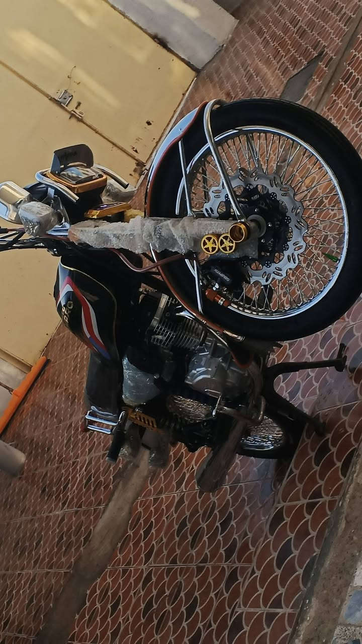 سلام عليكم دراجة نامه برو للبيع موديل 26 بعدة زيرو اوراق كاملة مكاني ديالى منصورية  الجبل وسعر اتصل *********** خاص ما اجاوب 👍
