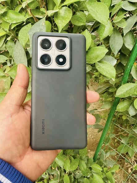 السلام عليكم 
جهاز شاومي T14 برو 
ذاكرة 1 تيرا 
الشحن 129 واط 
يفتح بوبجي 120 فريم 
جهاز فول مواصفات 
تردد الشاشة 144 هيرز 
الجهاز مكفول بس الظهر شوية بي فطر 
كامل ملحقات 
السعر 450 وبي مجال شي بسيط او مراوس ايفون مكاني بغداد الحسينية مال راشدية هذا رقمي ***********
