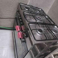 طباخ • نظيف جدا • فرن فوق وتحت