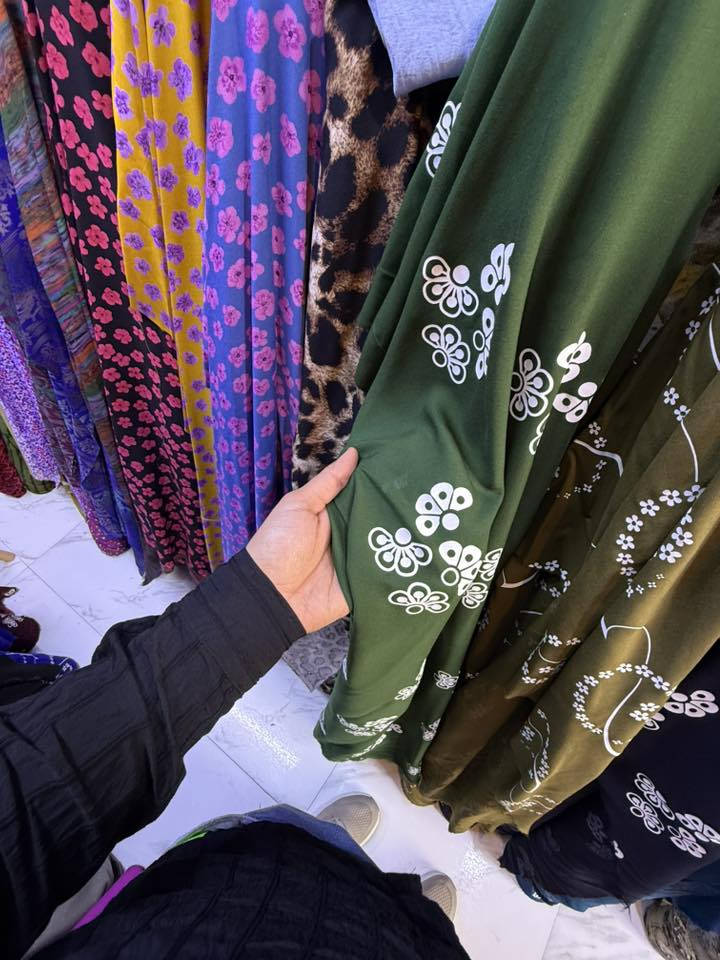 كشمير إيطالي الأصلي آخر كميه سعر القطعه 5 مترين ونص متوفر 10 ألوان آخر كميه


**إذا كنت صاحب هذا الإعلان وتريد حذفه لأي سبب، رجاءا أرسل رسالة إلى الدعم الفني**