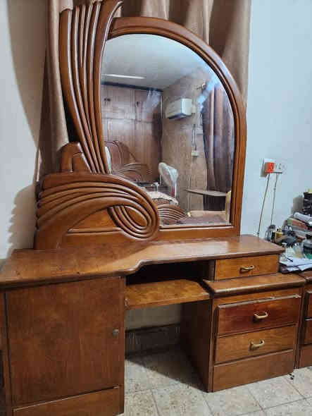 السلام عليكم 
غرفةنوم  ٦ بوب 
+كنتور ٤ بوب ملحق 
للبيع ب٥٠٠ وبيه مجال
مكانها بغداد حي القادسية 
***********
