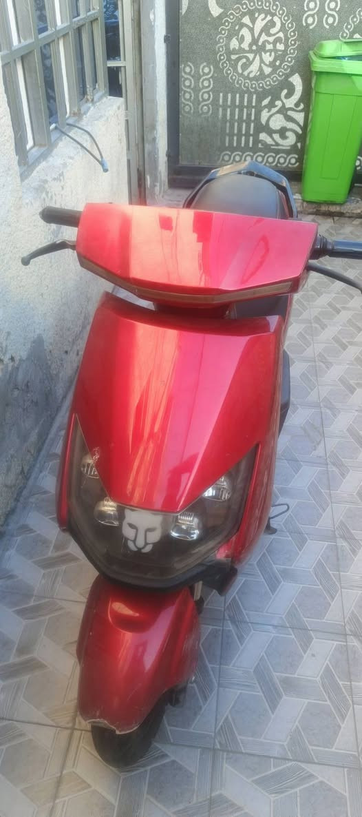 للبيع دراجه شحن حلوه ونظيفه 🔴🔴ناقصهة بطاريات فقط 💸400وبيه مجال للاستفسار ***********وتساب فقط
