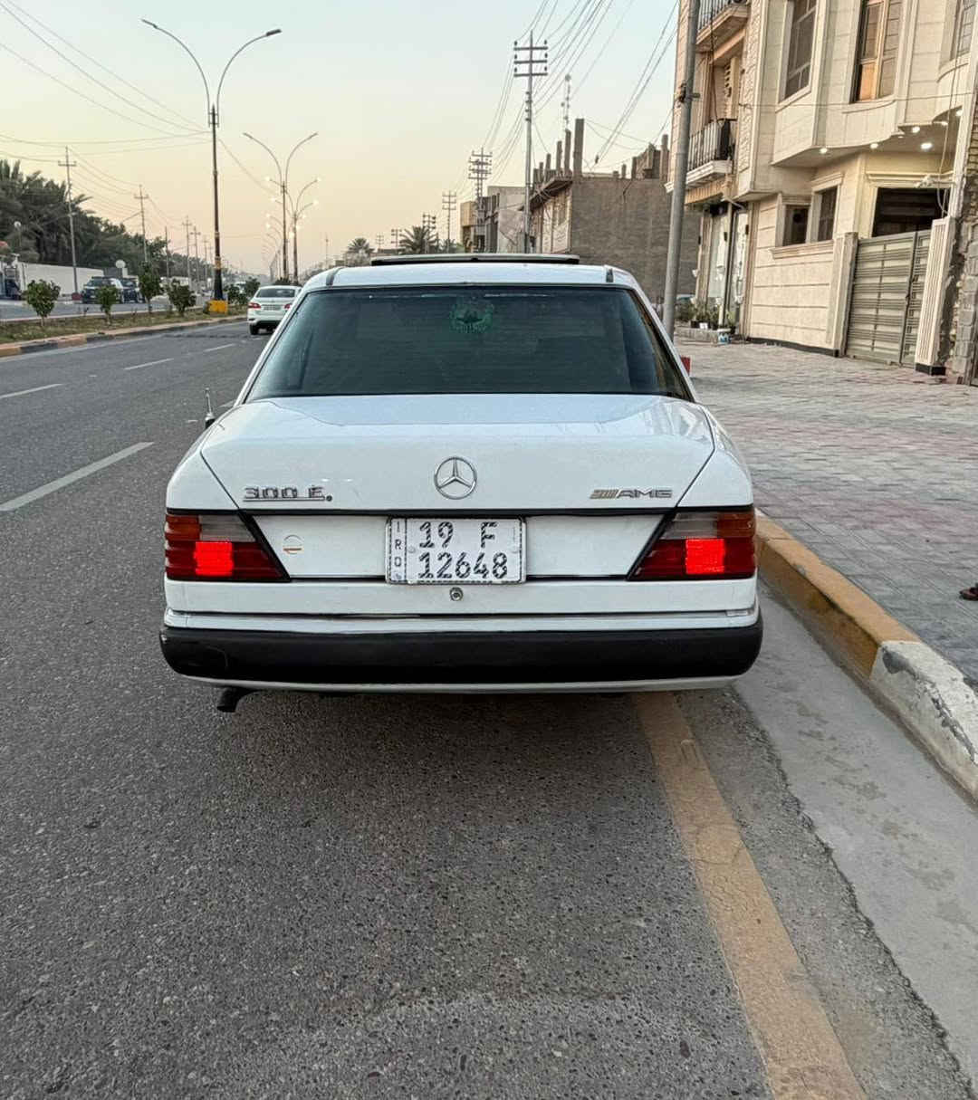 السلام عليكم
دب ١٩٩١ مكينه راس الثور تبريد شغال حداديه حلوه غرفه نضيفه سنتر لوك شغال كهربائية كله شغاله السياره ابسمي

مكانه كربلاء المقدسة *********** سعر ٦٢ وبيه مجال
