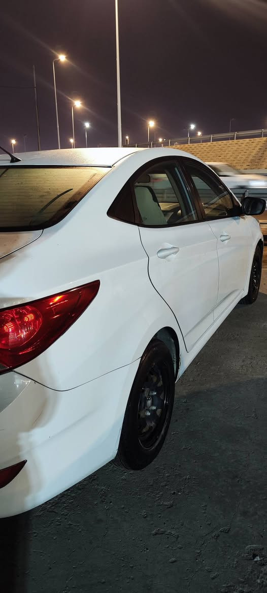 اكسنت موديل 15 بيها ربع باب مرشوش فقط كير محرك تبريد كله كفاله بصرة سنويه لغايه 2030 السعر97 وبيها مجال للشراي للاتصال 
***********
