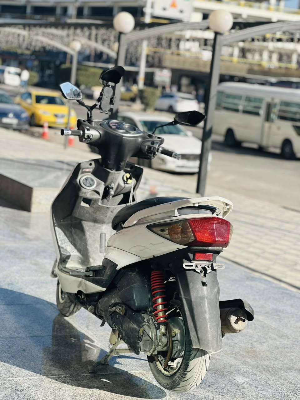 سلام عليكم
دراجه سكنس فحل للبيع اكفلك كفاله عامه عل محرك برغي ممفتوح الدراجه الله شاهد منزلهه قبل شهر ونص اوراقهه اصوليه وبيهه ضربه بل بجم 
السعر ١٢٠٠ وبيهه مجال 
رقمً الاتصال ***********
