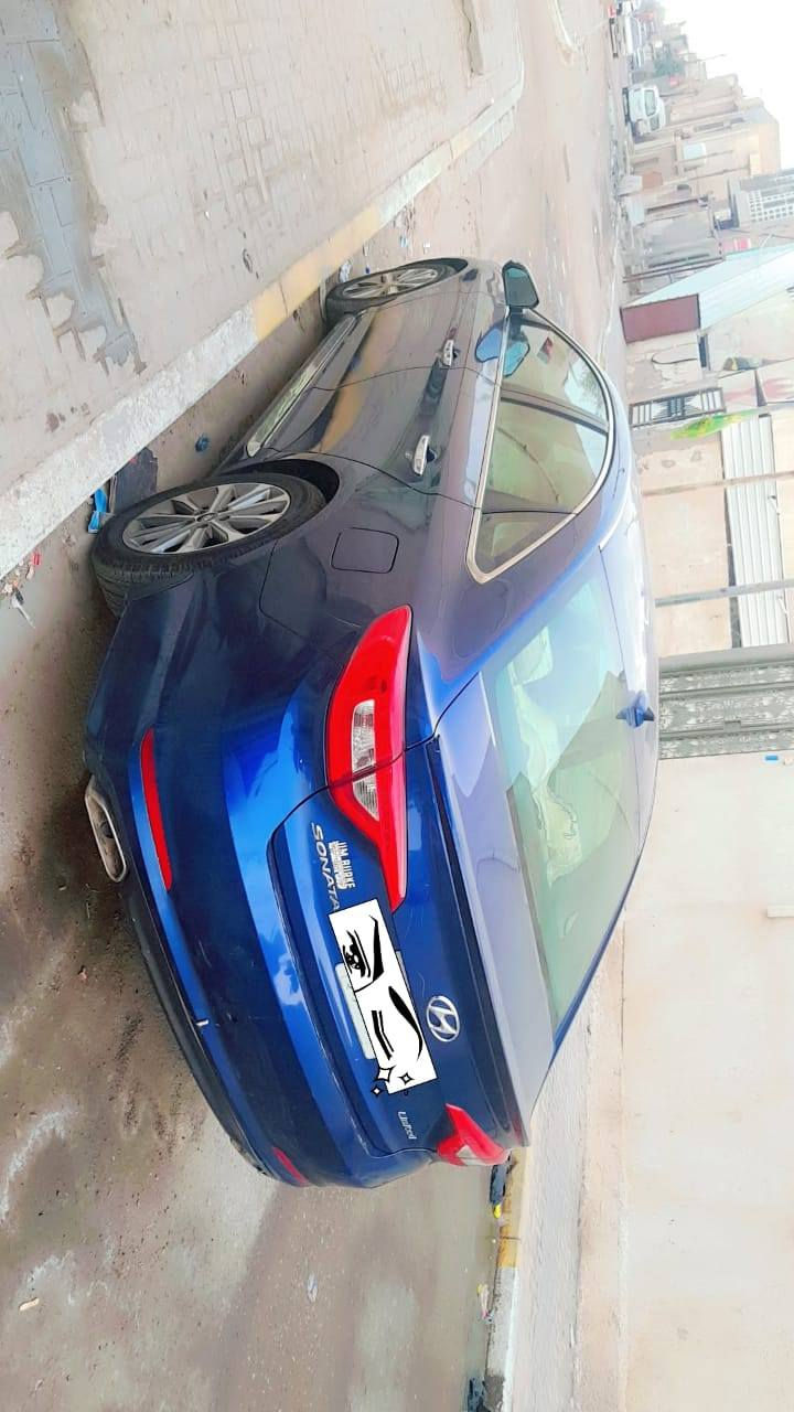 السلام عليكم سوناتا موديل 16 وارد أمريكي فول مواصفات بصمه فتحة سقف كامره حساسات رادار كل المواصفات بيها  حادثها بسيط جدا بس دعاميه بدون دواخل صور الحادث مرفقه أرقام وسنويه جدد رقم بغداد السياره جاهزه من كلشي كير مكينه حداده خير من الله استخدام شخصي مامتعوبه تاخذها ألف دينار ما تصرف عليها مكان السياره بصره السعر 123 وبيها مجال لشراي والمو شراي يدعينه الله يرحم والديكم وهذا رقم راعيها انه مكلف بالنشر ***********
