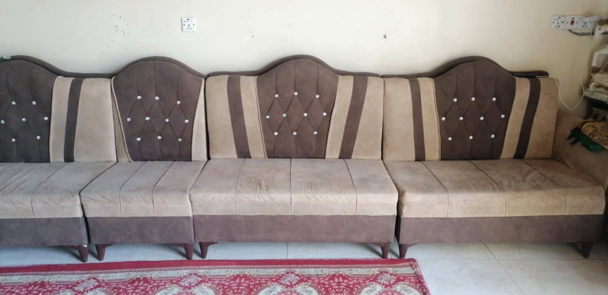 سلام عليكم للبيع ديوان جديده نظيف العنوان يعقوبه كاطون الرحمه السعر 250بيه مجال اتصال ***********
