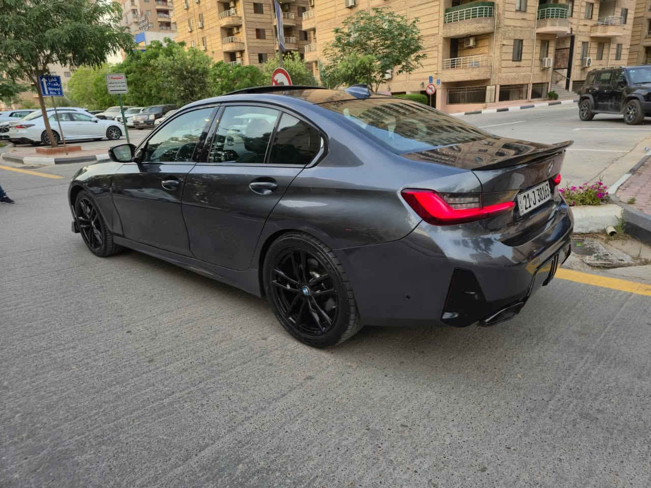 السلام عليكم 
Bmw330
فول مواصفات 
محدث خارج 2024
سياره جديده
2020
قطعتين صبغ بدون دواخل باب جاملغ
بدون نقص  بيع او مراوس
للاستفسار 
***********

