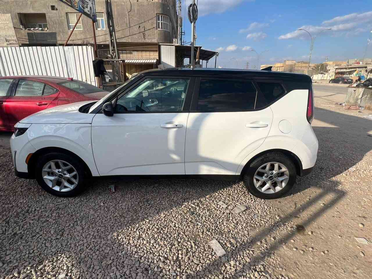 السلام عليكم للبيع فقط بدون مراوس
   💚لووون. مميز  💚
كيا صول‼️2025 ‼️ كليين بدون صبغ🔥
دخول جديد. جديده   كلش. بوضع شركة 
المواصفات تو كلر فول للخير
شاشة دجتل  
محرك 2000 دوش

رادار امامي
كشن. كهرباء
رادار خلفي
رادار جانبي
تدفئة كشنات
تدفئة ستيرن
تبريد كشنات
شاشة كبيرة
كامرة دوارة
اوتو ستوب
تحديد مسار
قيادة ذاتية
توقف ذاتي 
تنبيه عند مغادرة المسار
كروس سرعة
مانع انحدار
ويل كب حجم 17 لون اسود  
حساسات 360 درجة
وضعيات قيادة
شحن واير ليس
تشغيل عن بعد

بصمه السياره 
بصمه ابواب وتشغيل
وبعد بيهة مواصفات
سيارة جاهزة وكاملة بدون نقص 
 مكان بارد صغار. بدون صبغ ‼️صورالحادث مرفقه بلمنشور 
السعر / 163وبيه مجال
إتصال ***********
