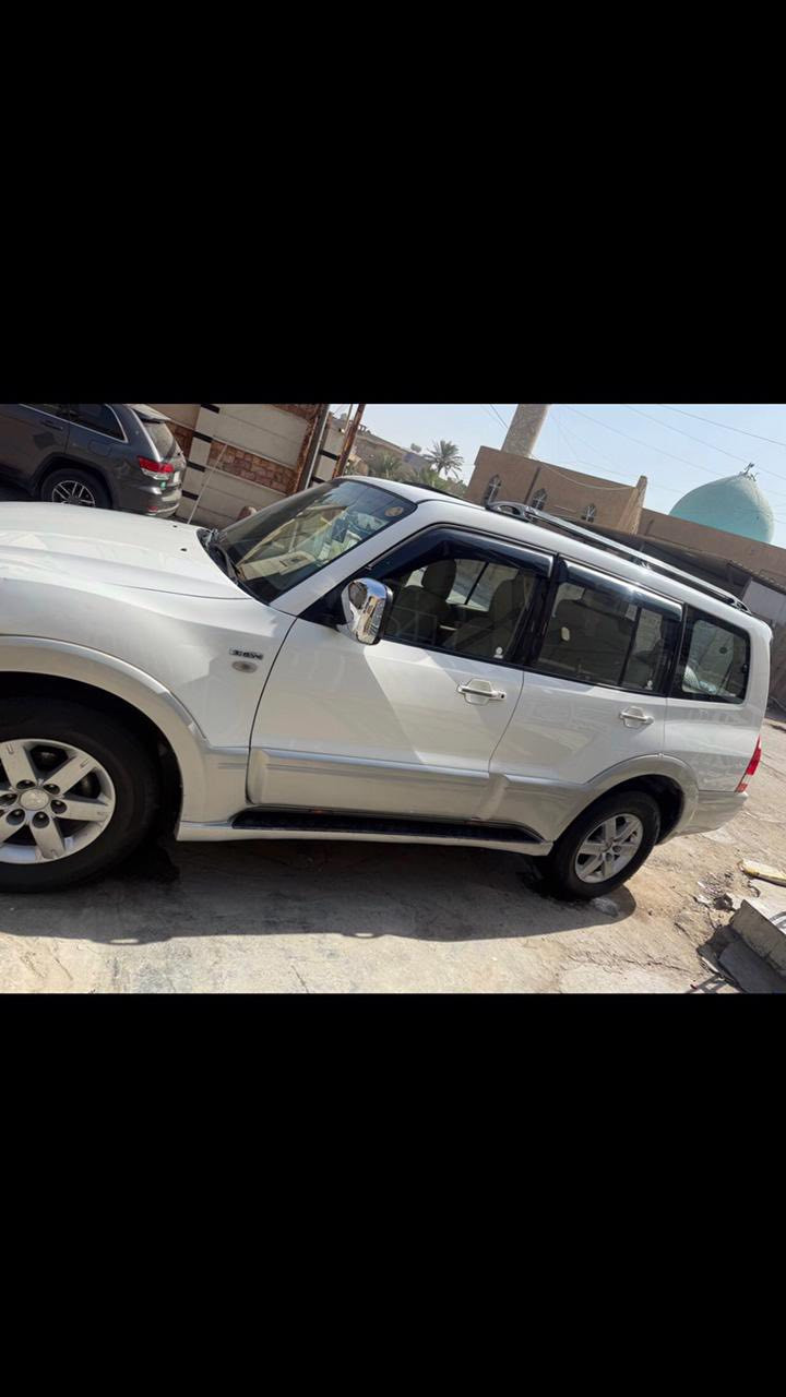 سلام عليكم  للبيع باجيرو 2006 
صدر امامي و صدر خلفي جديد 
تخم تاير جديد باتري جديد 
مكينه 3800 خير من الله 
بيها صبغ قطعتين 
رقم بغداد بسمي تحويل ثاني يوم 
سنويه ل 2030
مكاني بغداد 
الرقم ***********.   السعر 90$وبيهاا مجال
