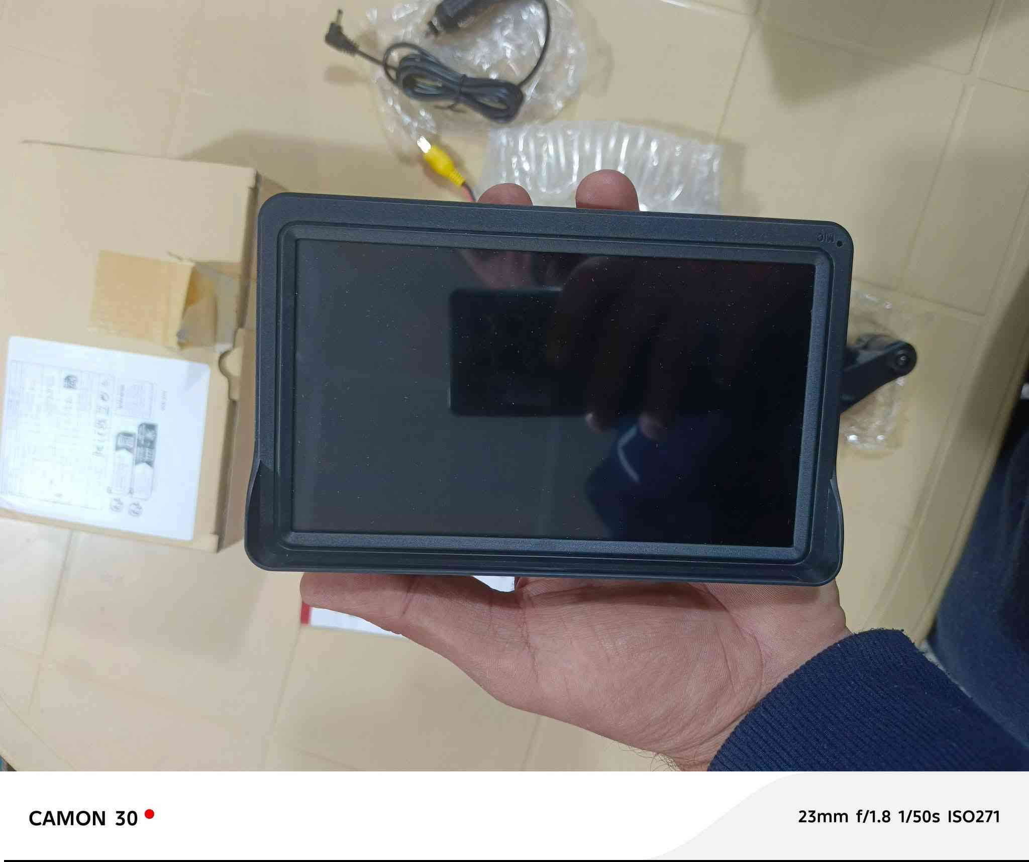 السلام عليكم شاشة عرض كار بلي جديدة السعر 30 الف العنوان بغداد الاعظمية ***********
