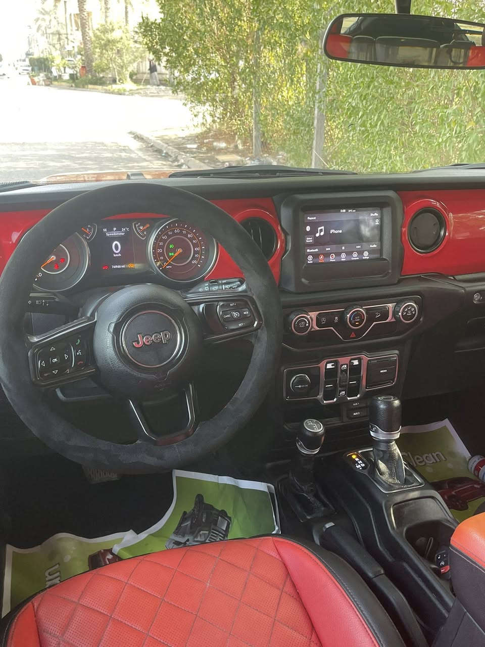 سلام عليكم جيب لانكلر موديل 2018 باسمي سياره بيها جاملغ الخلفي الأيسر سياره كولش جديد مكينه 4 سلندر سياره فول مواصفات ماشيه 75 سياره كلش حلوه احله من صور الشراي يتصل غير متواجد ع الفيس السعر 185 الرقم ***********
