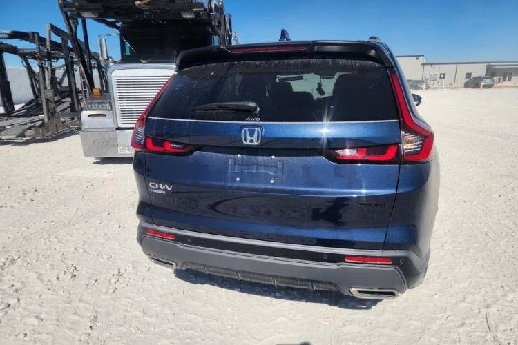 Honda CR-V Sport L Hybrid Blue 
من رخصة الادمن المحترم 
السلام عليكم ورحمة الله وبركاته 
للبيع او مراوس هوندا crv سبورت لاين هايبرد موديل 25 
حادث واضح بالصور 
مكانها عمان وسعر 178 ورقة اقل من سعر التكلفة 
تدخل باسم المشتري أو كتاب شهداء للعنده أو نقل للاقليم تترقم باسمه.


**إذا كنت صاحب هذا الإعلان وتريد حذفه لأي سبب، رجاءا أرسل رسالة إلى الدعم الفني**