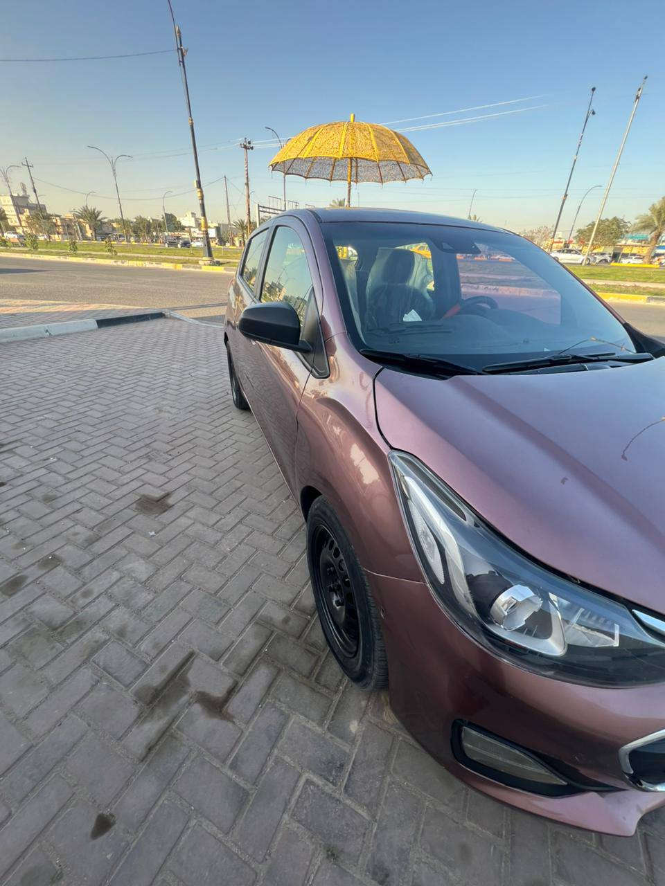 السلام عليكم 
شوفرليت سبارك 2019 
بدون رقم تترقم جميع المحافضات
حادث امريكا جاملغ وبنيد وهنا بيه طخات مصبوغه حزام جديد وموجوده صوره قبل الصبغ 
ماشيه 60 فقط
شاشه كامرا 
محرك 1400 
حداديه جديده 
محرك كير جديد
بطاريه جديده 
مكانه كربلاء 
السعر 67 وبيه مجال
***********
