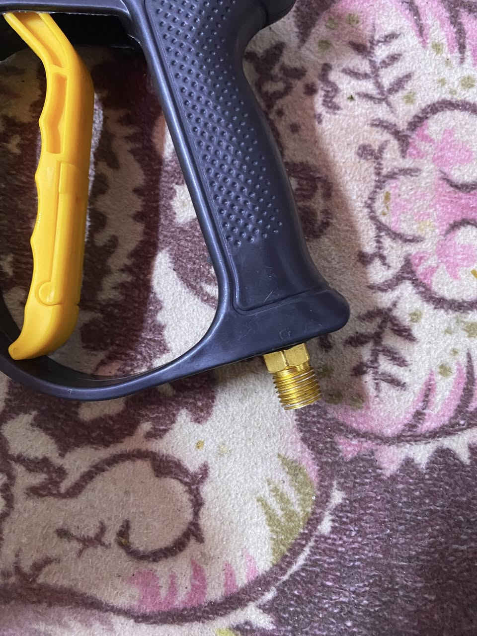 السلام عليكم مسدس وبطل رغوه لبيع استخدام قليل يعني يومين لو 3 بعده بل كارتون مأخذه من جادر الأصلي جاهزة من كل بس العكفه 8 تلاف هاي مال صونده صغيره يعني هاي صوندات العاديه بل محلات السعر 23 الف بيه مجال مكاني بغداد بلديات صحفيين رقم ***********
