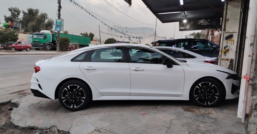 ((تابع الصفحه)) سيارات جديدة يوميًا📢📢

للبيع كي فايف. موديل 2021 K5 ✅  
مواصفات 
شاشه كبيرة
شاشه اعطال 
كير At 8 نمر
ترحيب عن بعد 
صندوق ذكي 
ويل كروم 
كشنات كهرباء
محرك 1600 توربو
مضخم صوت 
كشنات جلد 
كامره خلفيه 
نقطه عمياء 
رادار 
قيادة تلقائيه
تخم تاير جديد 

العنوان 📍بغداد
للتواصل ☎️ ***********
للسعر 🟥 اكتب ( تم ) رد تلقائي
