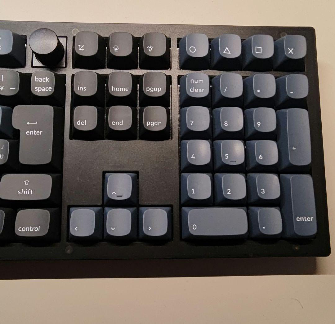 حط سعرك عجبني اكلك بالعافيه
كيبورد Keychron V6 Mechanical Keyboard (Knob Version) 🛠️🔥
حجم كامل (Full Size 100%) - مثالي للألعاب والبرمجة والمكتب.المميزات
بكرة (Knob) جانبية للتحكم بالصوت والاختصارات.يدعم التبديل السريع للمفاتيح بدون لحام (Hot-Swappable)
إضاءة RGB مميزة.يدعم أنظمة Windows و Mac (مفتوح المصدر بالكامل عبر QMK/VIA

ويوجد توصيل لكل العراق ب5 الاف


**إذا كنت صاحب هذا الإعلان وتريد حذفه لأي سبب، رجاءا أرسل رسالة إلى الدعم الفني**