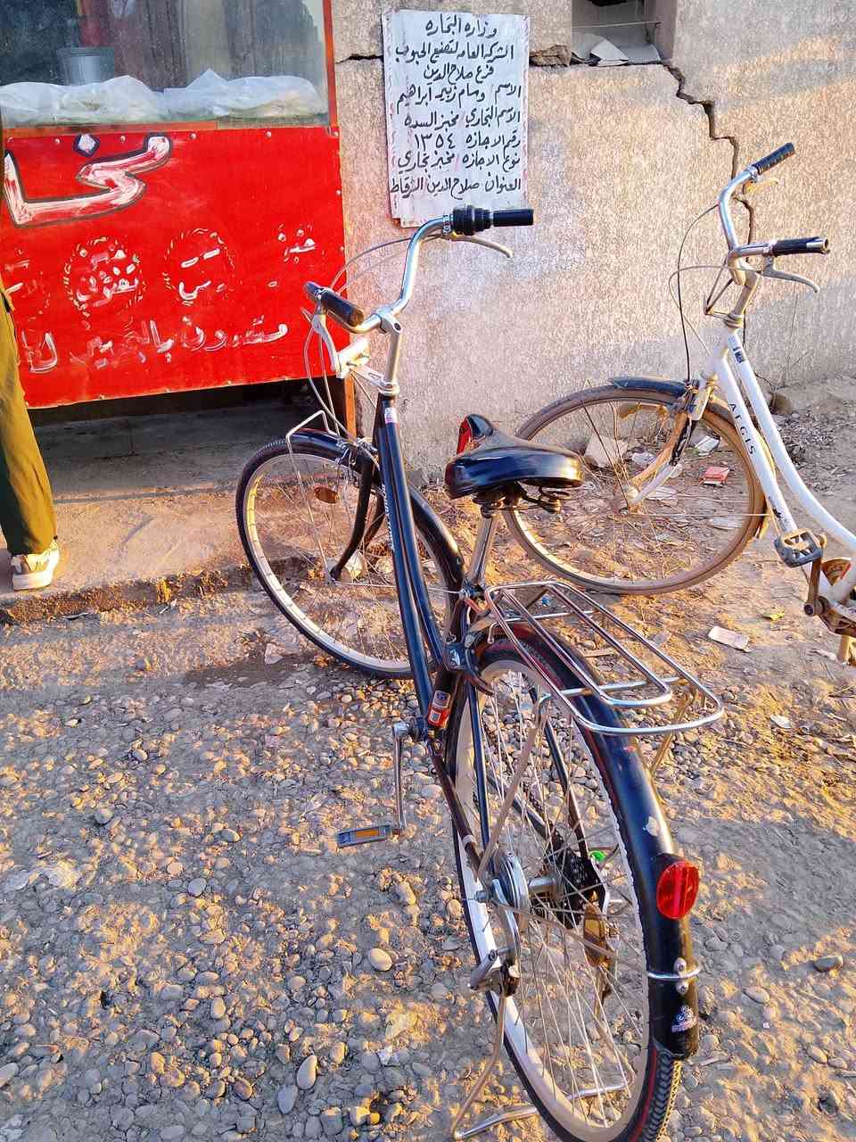 السلام عليكم بايسكل للبيع حجم 26تبديلات كير وحساس شغال ويالتو عدلات تواير جدد  بايسكل نضيف جديد السعر 125وبي مجال مكاني شرقاط القصبة وهذا رقمي ***********اتصل
