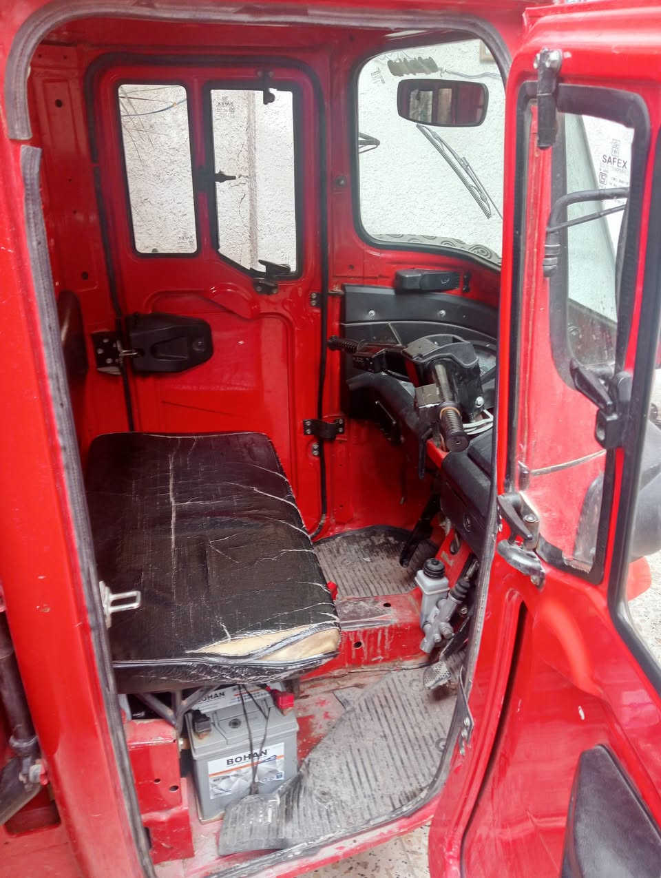 سلام عليكم تكتك حمل للبيع موديل 19 مرقمة السعر 4ونص بغداد حي السفير ***********
