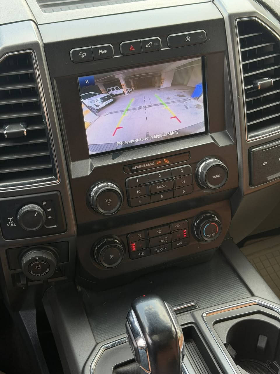 بسم الله الرحمن الرحيم 

 فورت  2019     F150    كينگ رنگ  كلين  تايتل  🖐️🖐️

سيارة مكفولة  كفالة  عامة  من  كلشى  ماشى  59 الف ميل

🔴  حجم محريك  V8   محريك   مرغوب  بدون فتح  🖐️
🔴 سيارة   جاهزة  من كلشى  گير و محريك و كهربائى 🖐️

🔴  مواسفات
{ بانوراما - تشغيل عن بعود - كوشنات تبريد و تدفية
- داخل شمشى - 5 كاميرا - ڤوليوم - سكليتر كهربائى - بعد }

🔴  سعر    -      258  💵
🔴  مكان  -     سليمانية  🌇
🔴  تلفون  -    ***********  ☎️
🔴🔴🔴🔴🔴🔴🔴🔴🔴🔴🔴🔴🔴🔴🔴🔴🔴
