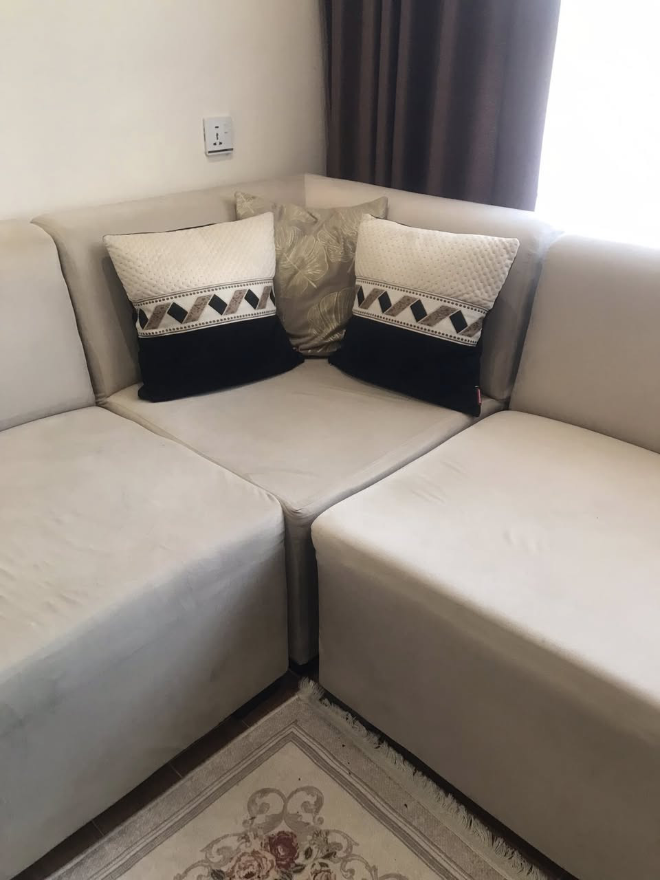 للبيع
ديوان تسكام قياس ٥ امتار
نظيف استعمال قليل 
ويا ٦ كوشات
نوع الخامه قديفه
مكان بابل


**إذا كنت صاحب هذا الإعلان وتريد حذفه لأي سبب، رجاءا أرسل رسالة إلى الدعم الفني**